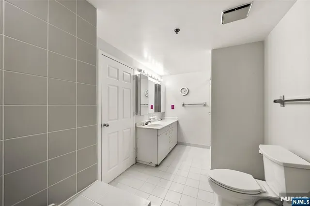 $430,000 | 800 Palisade Avenue, Unit 1804, Fort Lee, NJ 07024