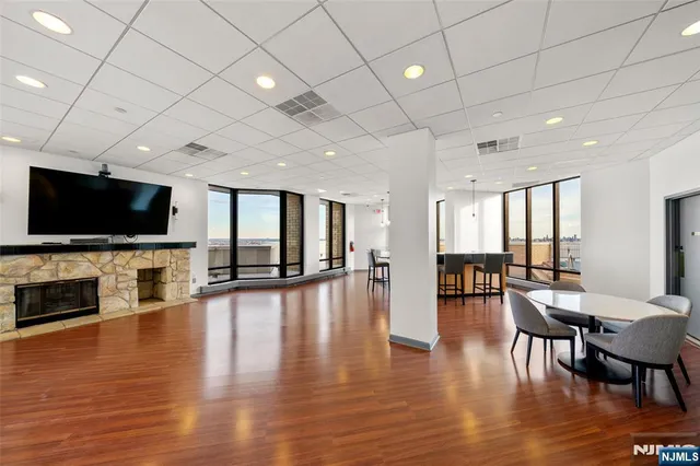 $430,000 | 800 Palisade Avenue, Unit 1804, Fort Lee, NJ 07024