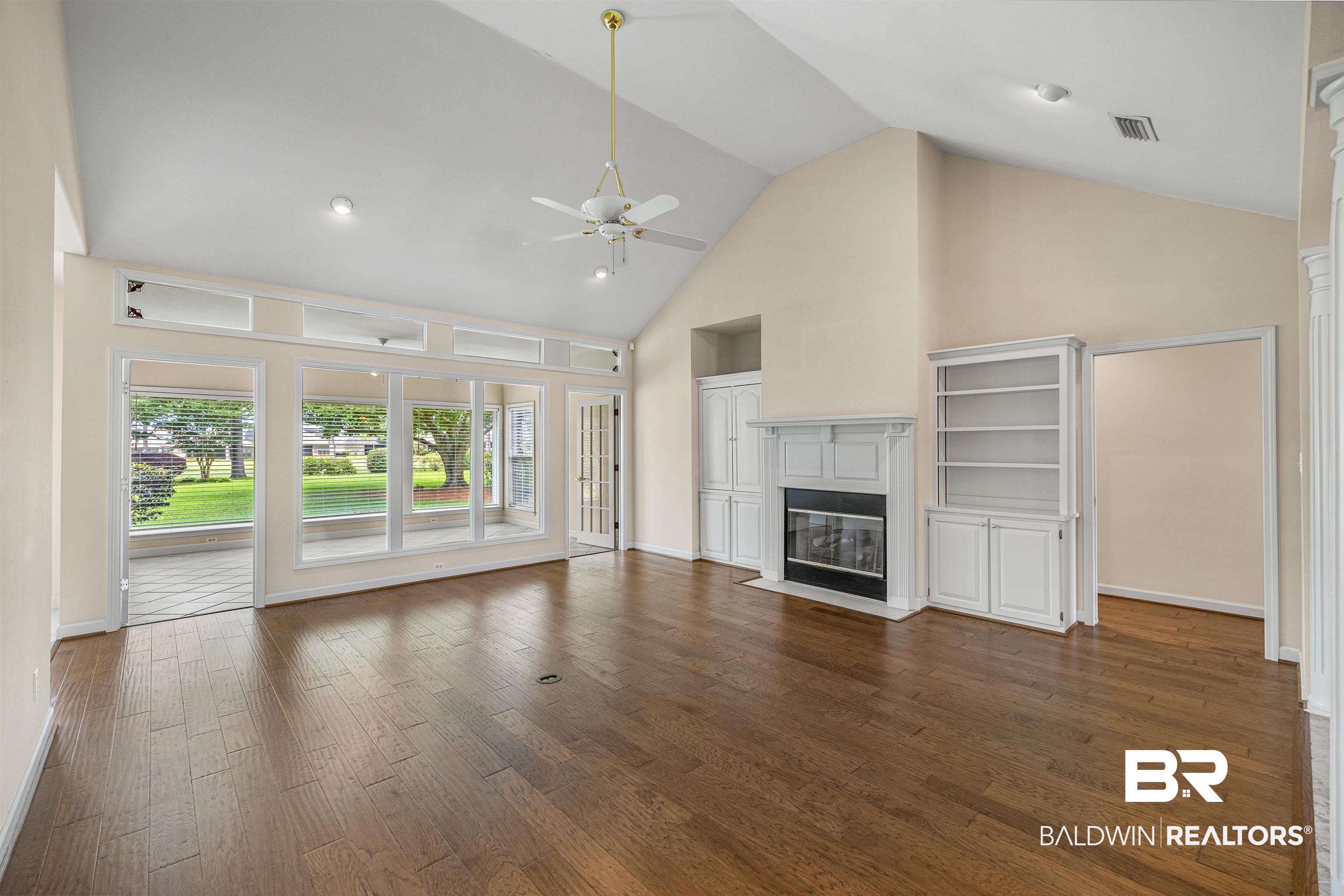 105 Par Circle Fairhope, AL 36532 - Photo 8 of 30 Great Room