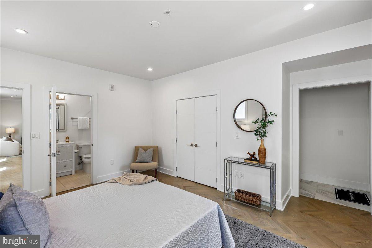 2429 Ontario Road Northwest, Unit 2 Washington, DC 20009 - Photo 21 of 52