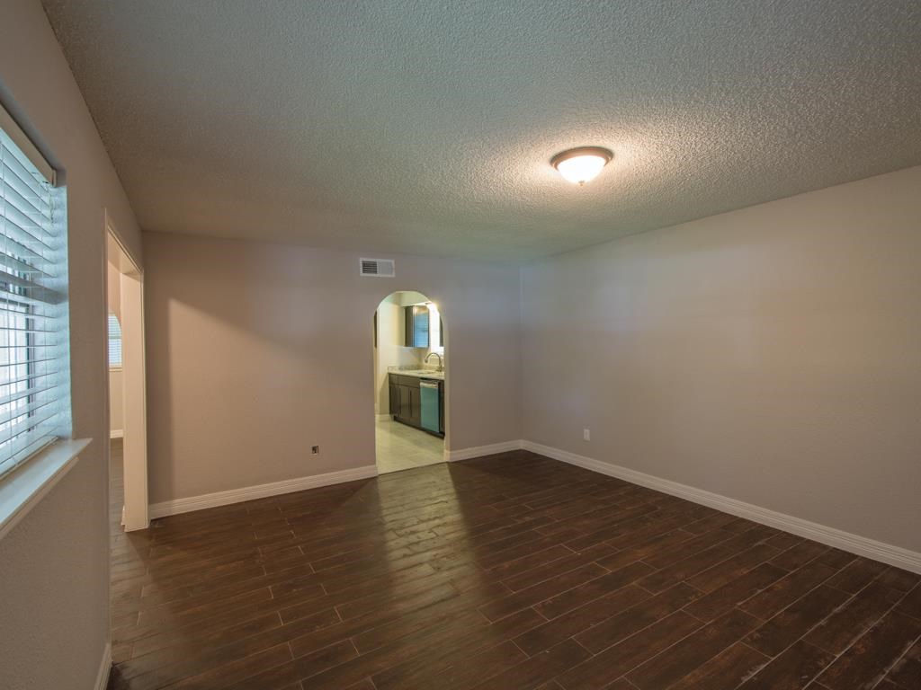 6510 Reamer Street Houston, TX 77074 - Photo 3 of 14