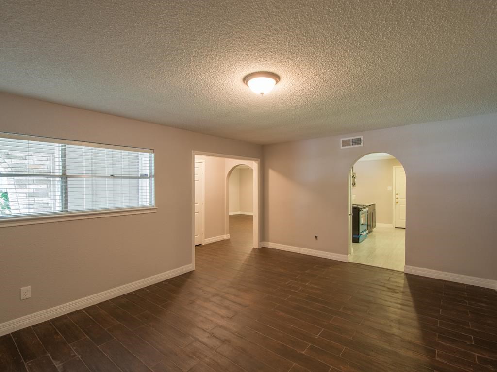 6510 Reamer Street Houston, TX 77074 - Photo 4 of 14