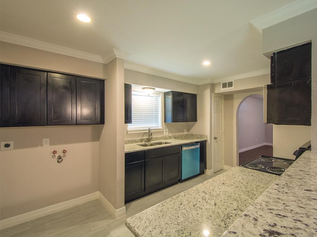 6510 Reamer Street Houston, TX 77074 - Photo 6 of 14