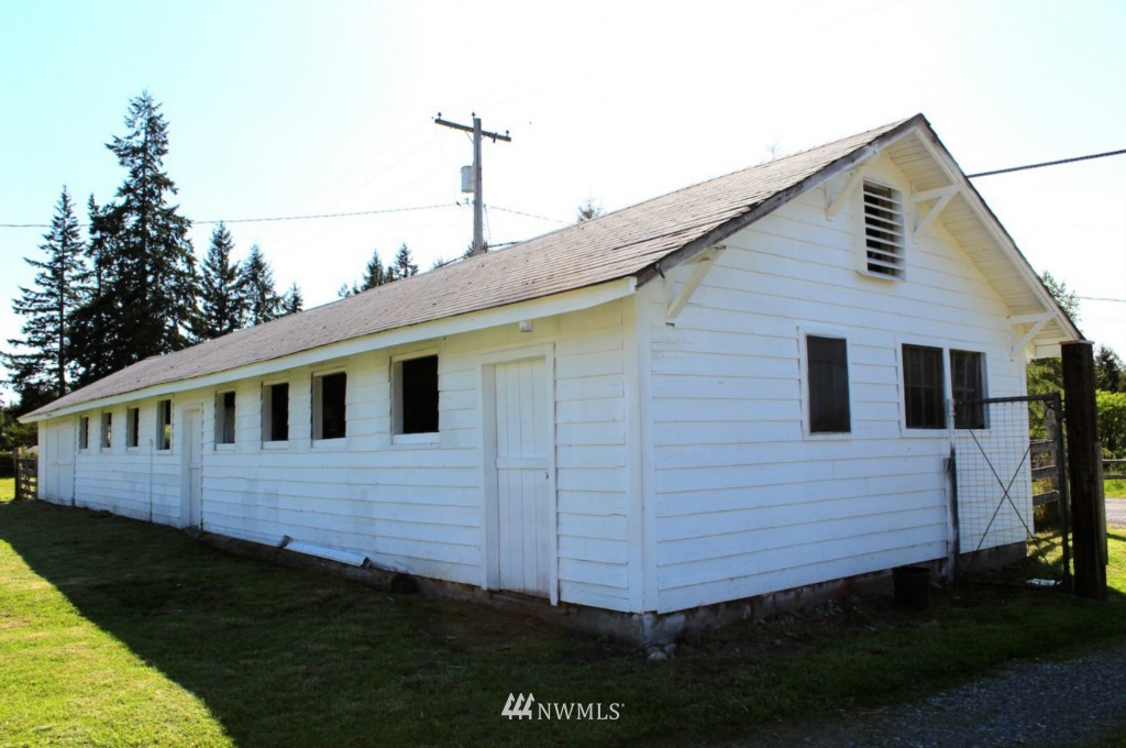 33113 Locke Road Roy, WA 98580 - Photo 12 of 23 Gallery Image 12