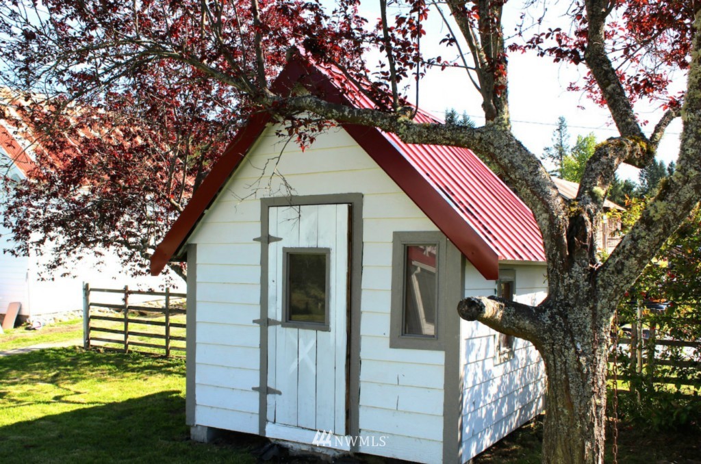 33113 Locke Road Roy, WA 98580 - Photo 16 of 23 Gallery Image 16