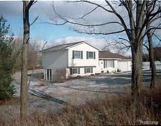 9331 White Lake Road Fenton, MI 48430 - Photo 1 of 1 Listing Image