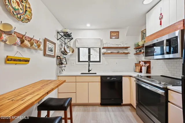 $389,000 | 88 Friendship Court, Red Bank, NJ 07701