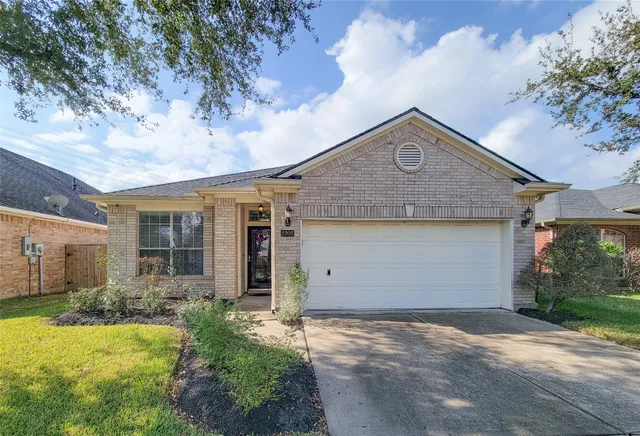 $290,000 | 2908 Morning Brook Way, Pearland, TX 77584