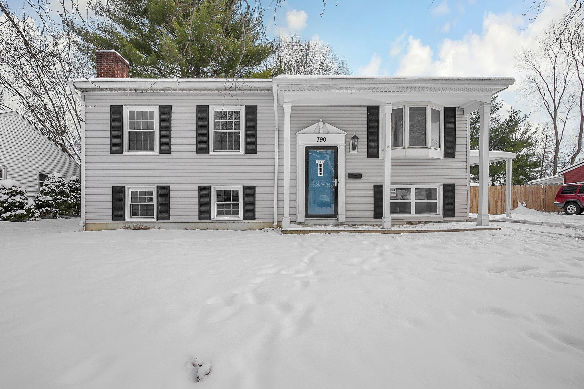 390 Lincolnshire Road Columbus, OH 43230 - Photo 3 of 32 2-web-or-mls-390-lincolnshire-rd
