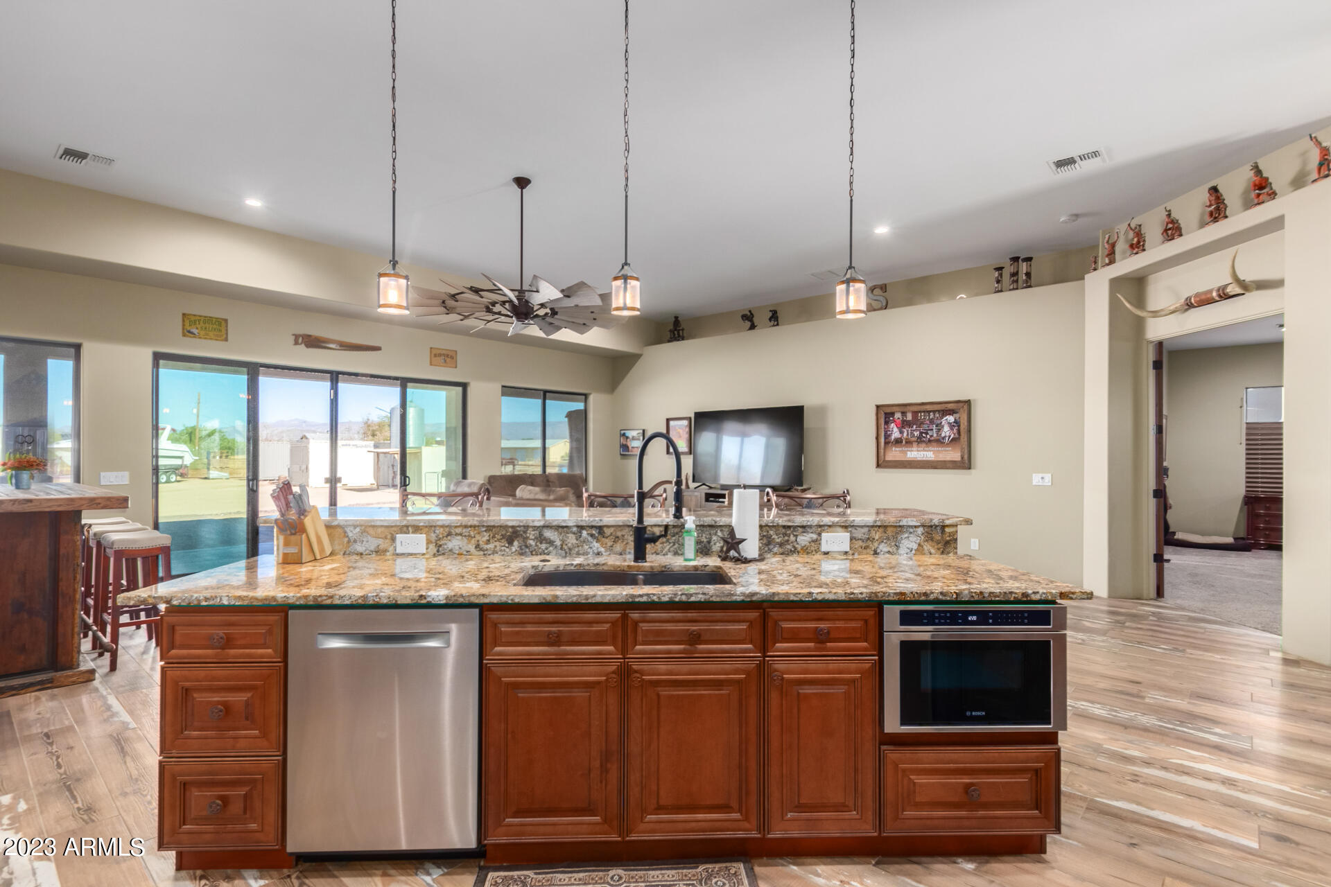 1444 West Maddock Road Phoenix, AZ 85086 - Photo 15 of 62 15 - Maddock