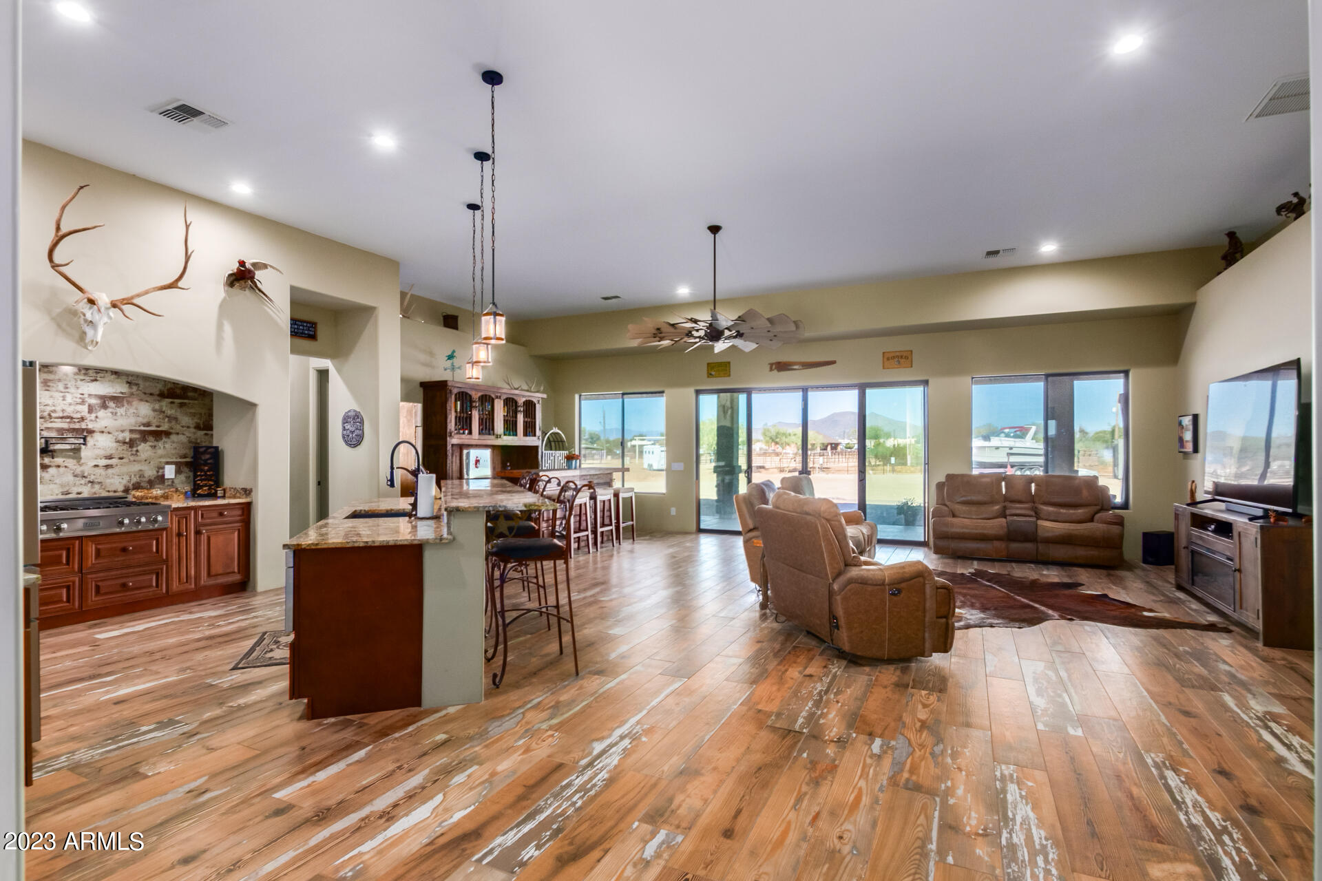 1444 West Maddock Road Phoenix, AZ 85086 - Photo 6 of 62 06 - Maddock