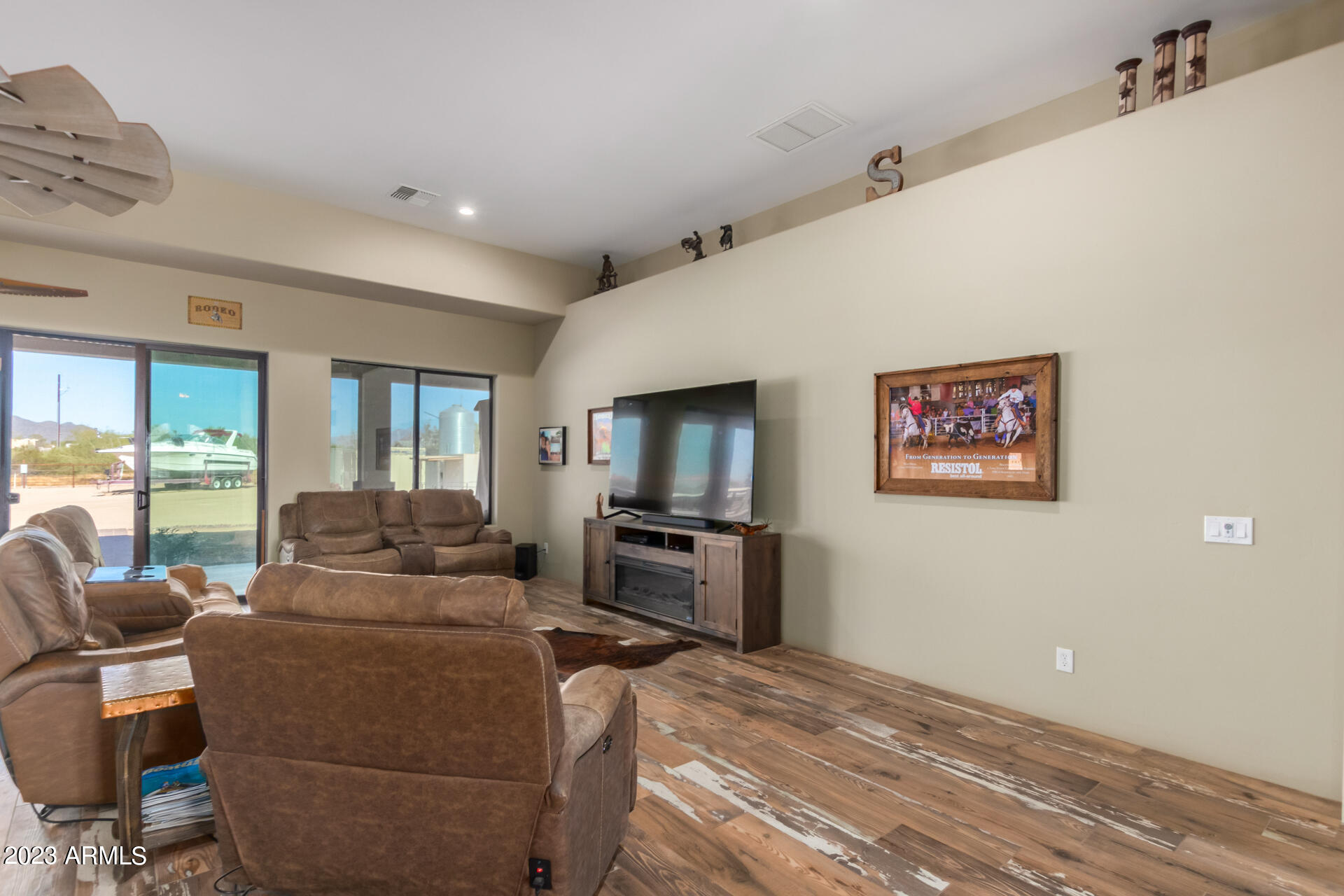 1444 West Maddock Road Phoenix, AZ 85086 - Photo 8 of 62 08 - Maddock