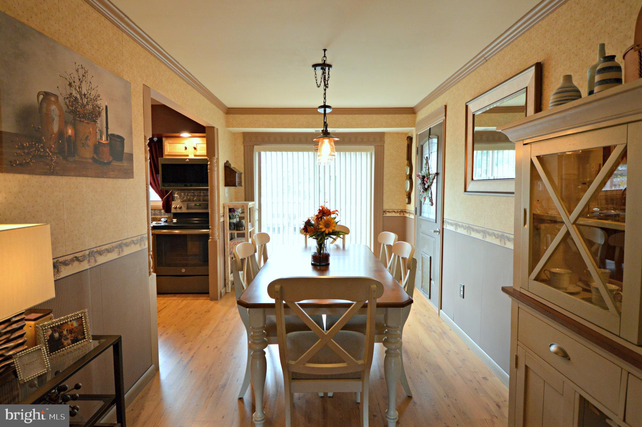 742 South Cedar Street Lititz, PA 17543 - Photo 5 of 34