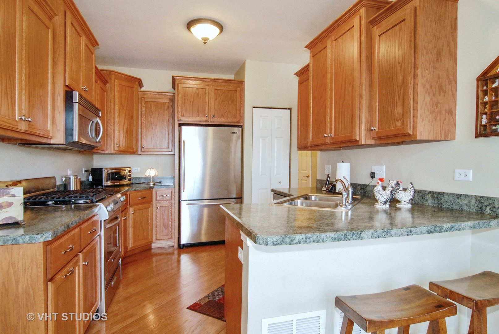442 North River Road Naperville, IL 60540 - Photo 4 of 16