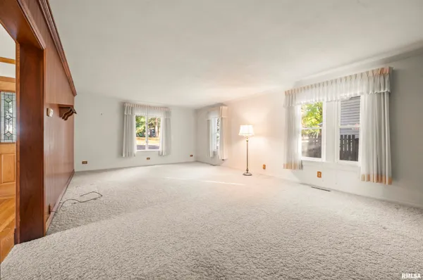 $230,000 | 207 South Fulton Street, Lacon, IL 61540