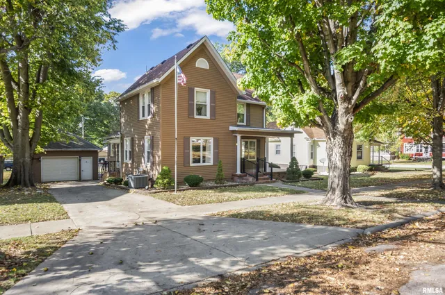 $248,000 | 207 South Fulton Street, Lacon, IL 61540