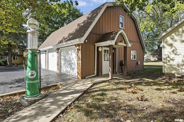 $248,000 | 207 South Fulton Street, Lacon, IL 61540