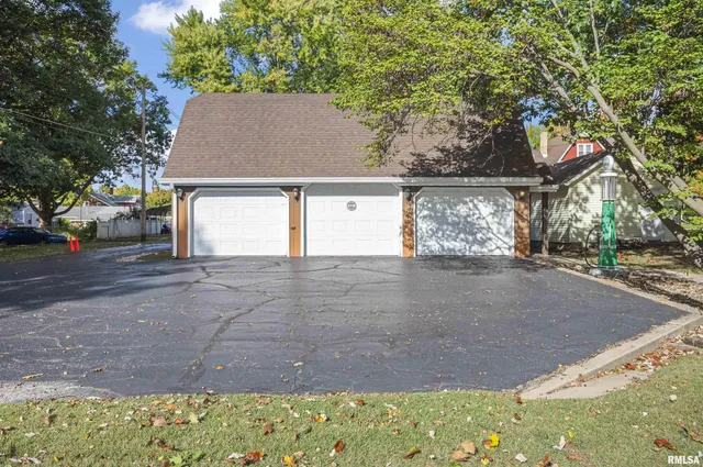 $248,000 | 207 South Fulton Street, Lacon, IL 61540