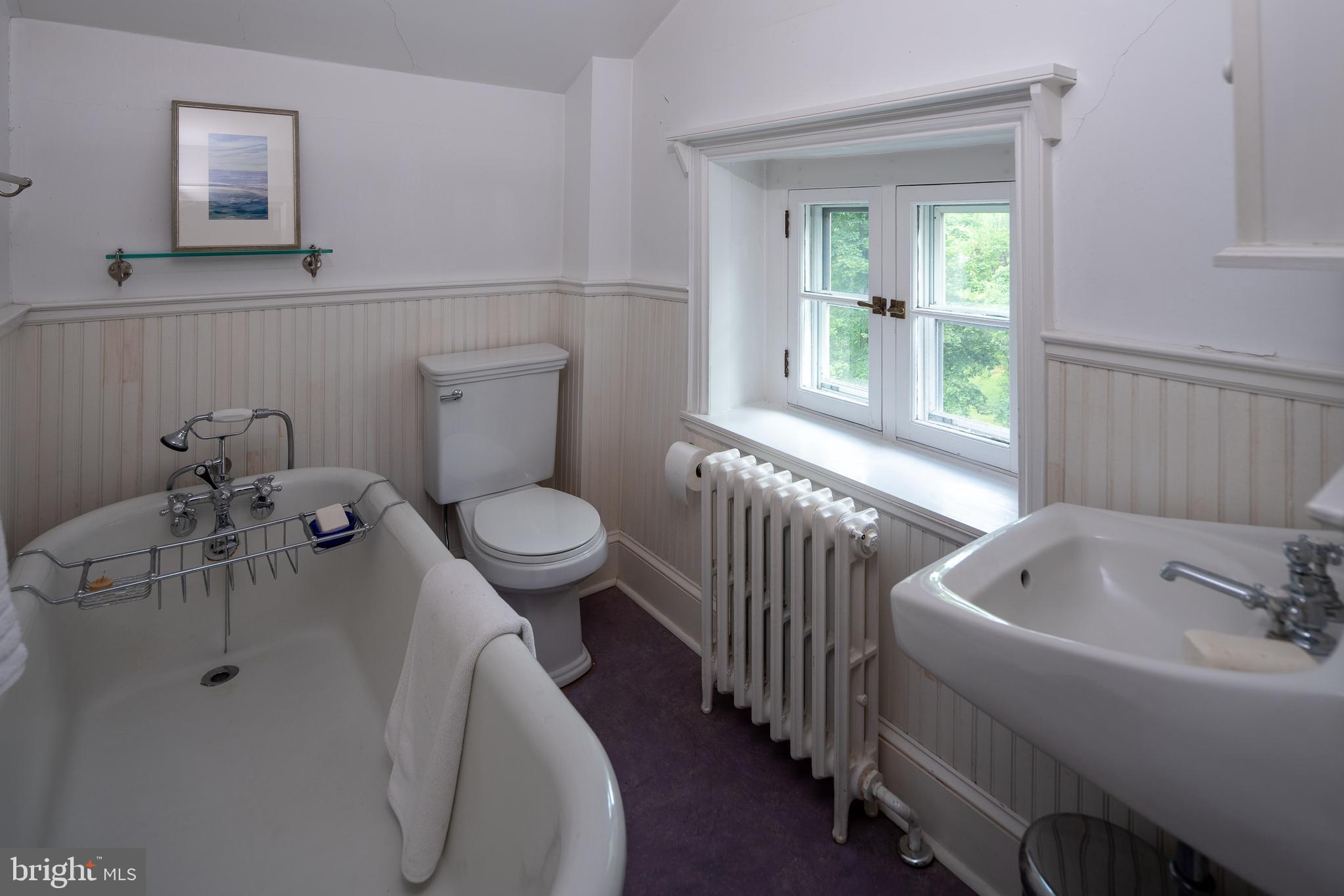 242 Waverly Road Wyncote, PA 19095 - Photo 26 of 38 3rd floor bath