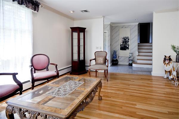 80 Redwood Road Newton, MA 02459 - Photo 4 of 27