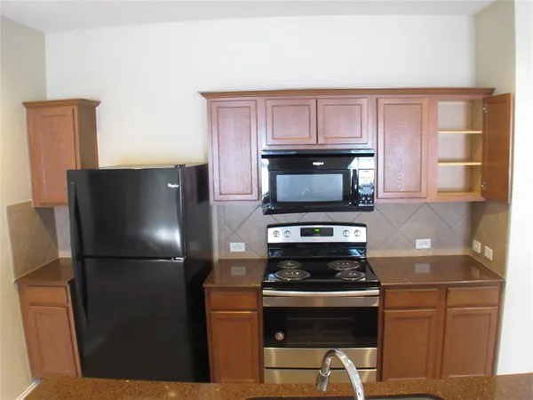 $2,500 | 2332 Oklahoma Avenue, Plano, TX 75074