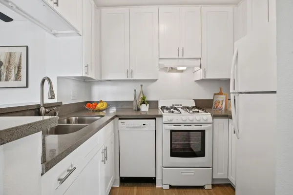 $2,100 | 21 California Avenue, Irvine, CA 92612