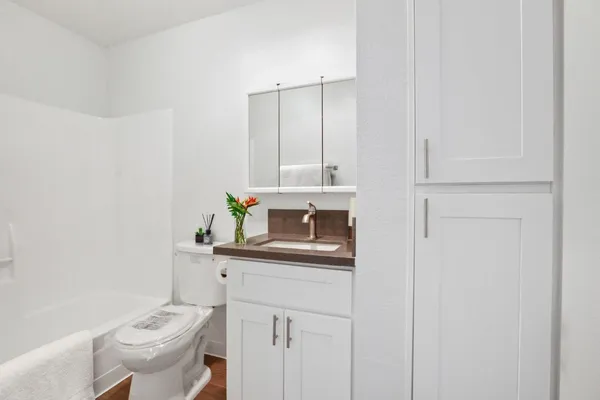 $2,100 | 21 California Avenue, Irvine, CA 92612