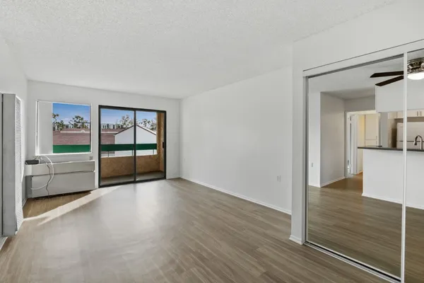 $2,100 | 21 California Avenue, Irvine, CA 92612