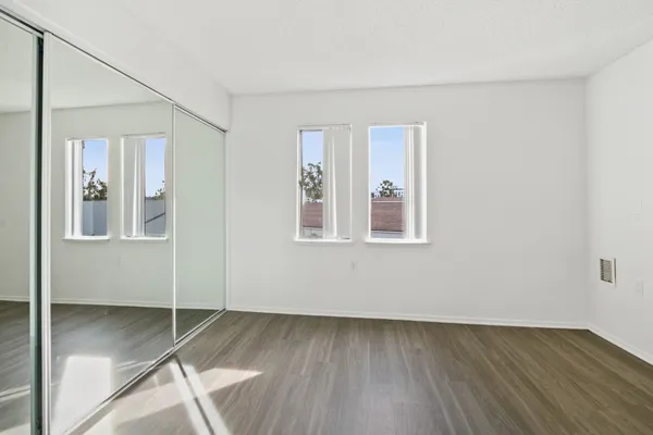 $2,100 | 21 California Avenue, Irvine, CA 92612