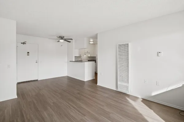 $2,100 | 21 California Avenue, Irvine, CA 92612