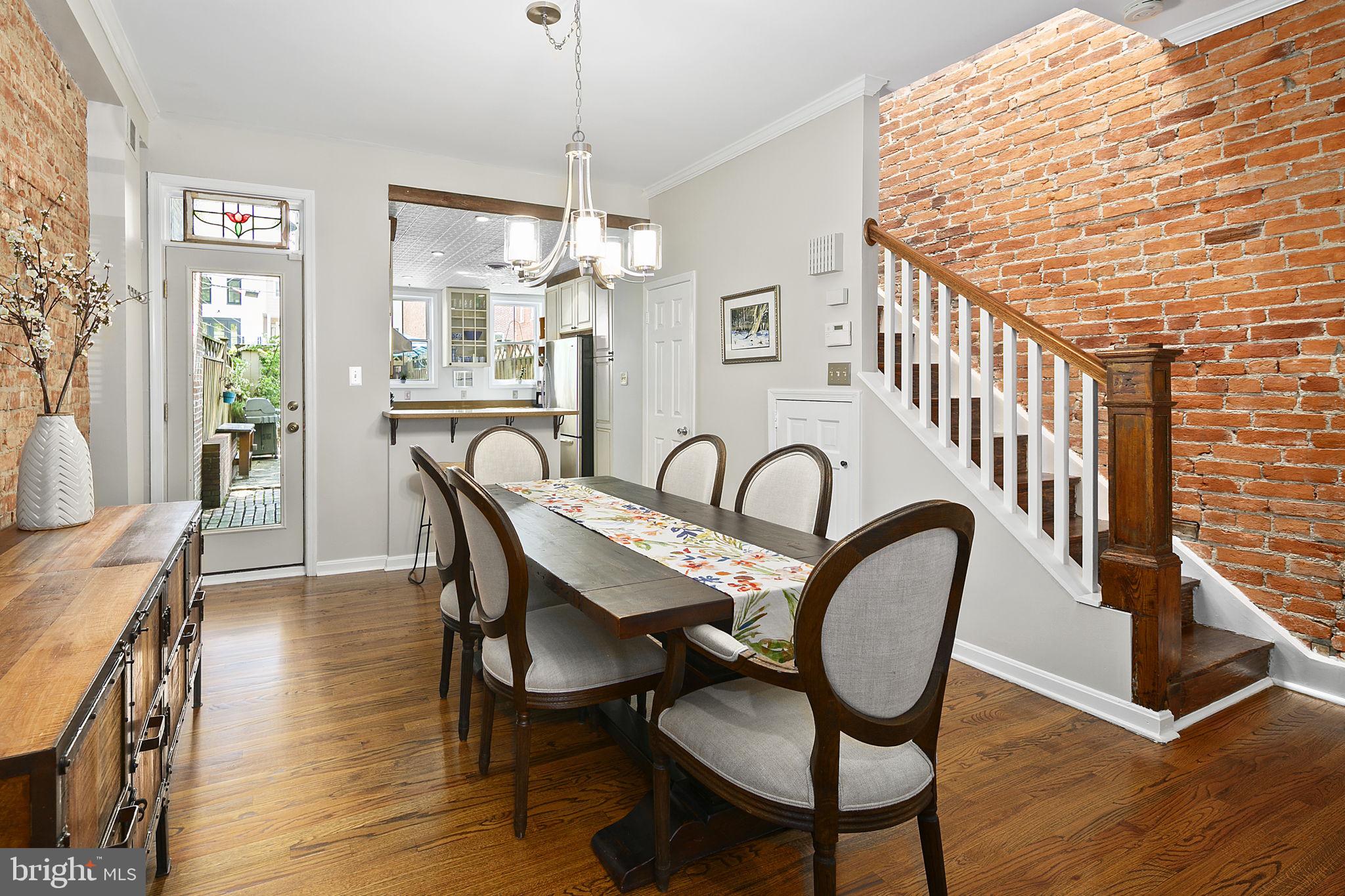 521 5th Street Northeast Washington, DC 20002 - Photo 11 of 48 More character!