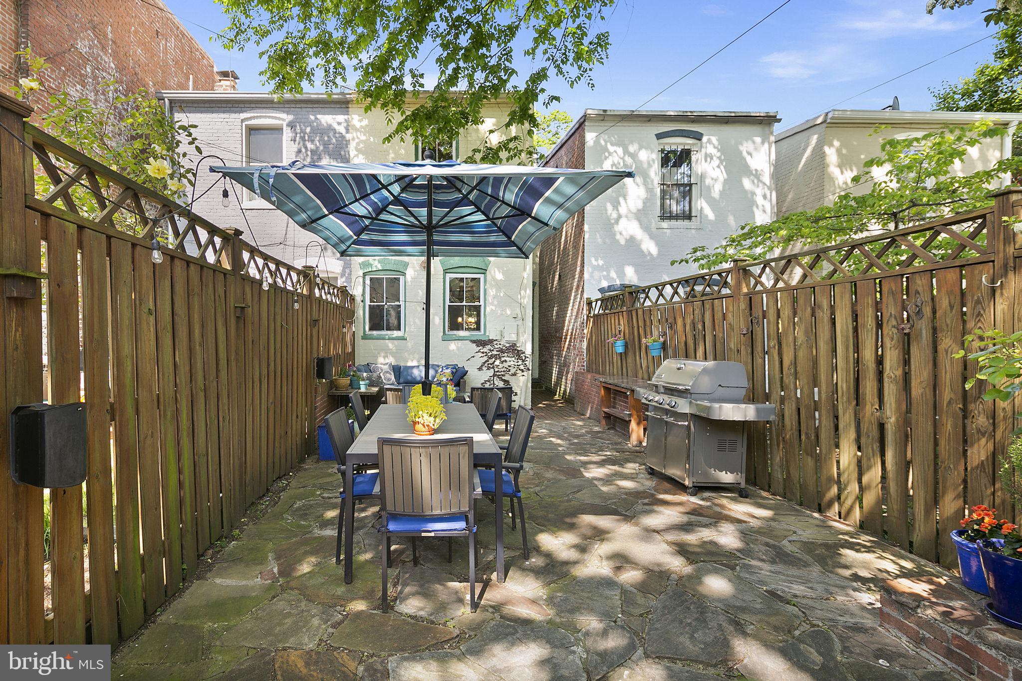 521 5th Street Northeast Washington, DC 20002 - Photo 33 of 48 Beautiful cedar fence