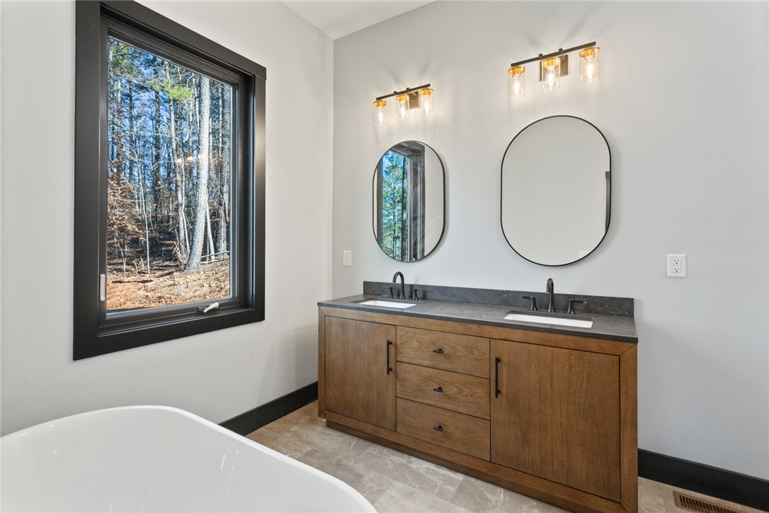 940 Coachmans Trail West Union, SC 29696 - Photo 12 of 41
