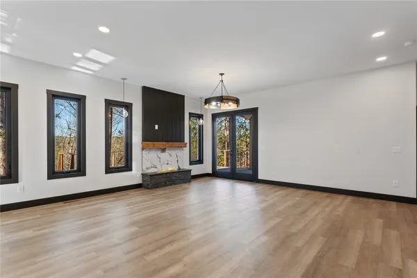 $875,000 | 940 Coachmans Trail, West Union, SC 29696