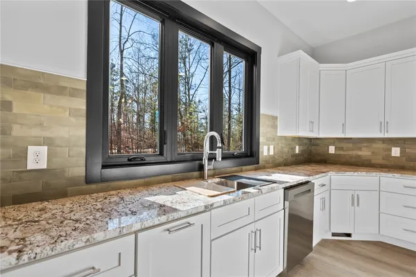 $875,000 | 940 Coachmans Trail, West Union, SC 29696
