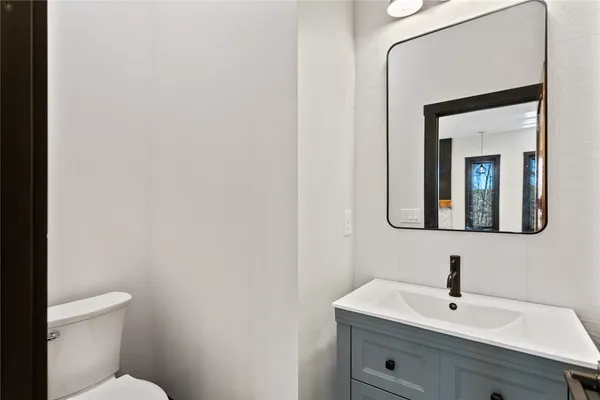 $875,000 | 940 Coachmans Trail, West Union, SC 29696