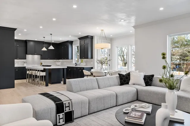 $2,999,000 | 40 High Street, Needham, MA 02494