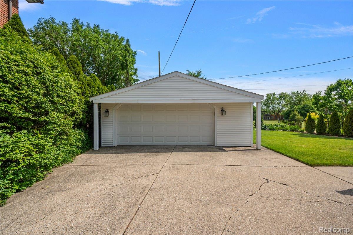 4403 Amherst Road Royal Oak, MI 48073 - Photo 47 of 60 Garage