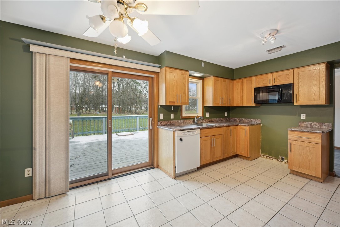 403 Harris Road Richmond Heights, OH 44143 - Photo 8 of 35 Kitchen