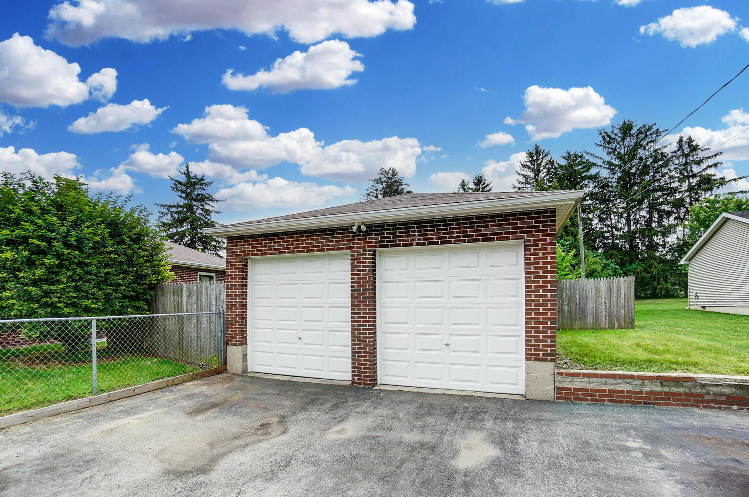2855 Springfield Jamestown Road Springfield, OH 45502 - Photo 3 of 35