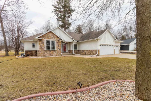 $479,900 | 1579 Foxfire Court, Waupaca, WI 54981