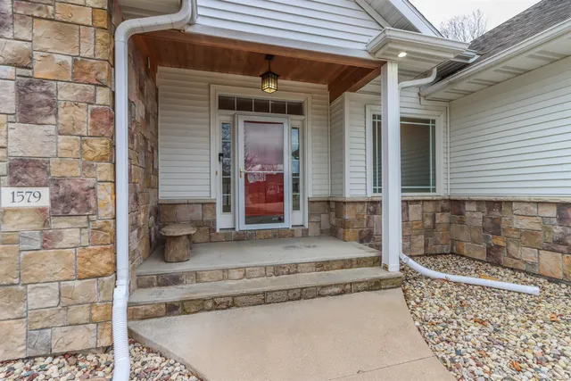 $479,900 | 1579 Foxfire Court, Waupaca, WI 54981
