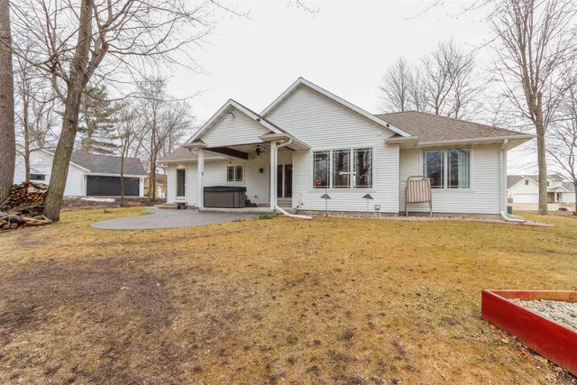 $479,900 | 1579 Foxfire Court, Waupaca, WI 54981