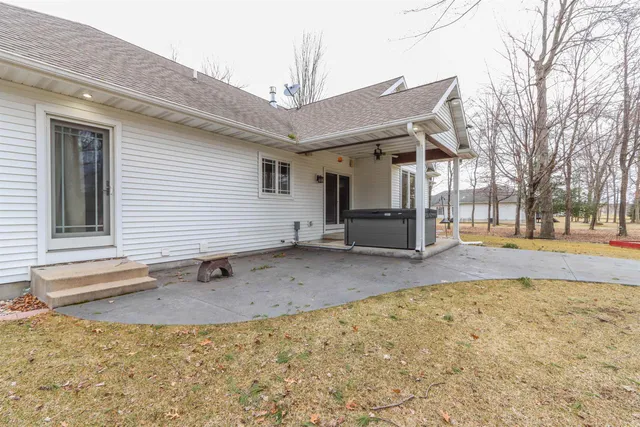 $479,900 | 1579 Foxfire Court, Waupaca, WI 54981