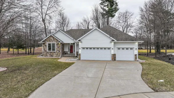 $479,900 | 1579 Foxfire Court, Waupaca, WI 54981