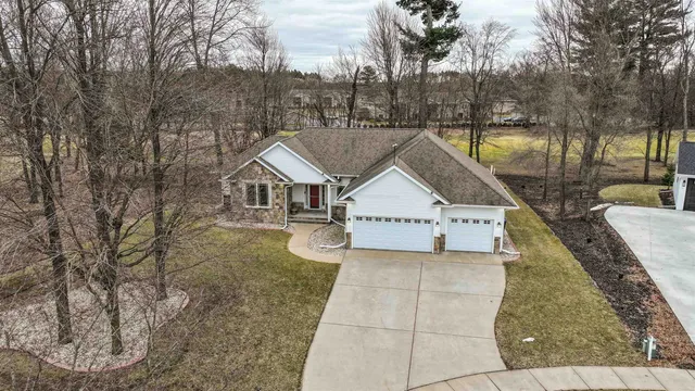 $479,900 | 1579 Foxfire Court, Waupaca, WI 54981