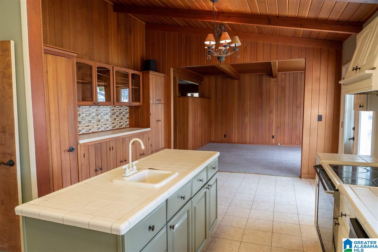 411 4th Avenue Oneonta, AL 35121 - Photo 17 of 44