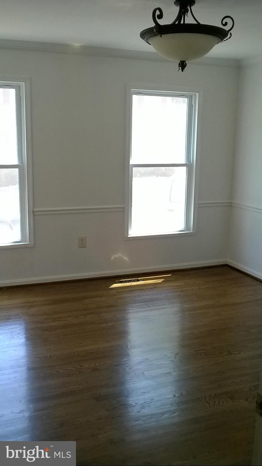 14902 Running Ridge Lane Silver Spring, MD 20906 - Photo 5 of 12 Dining Room