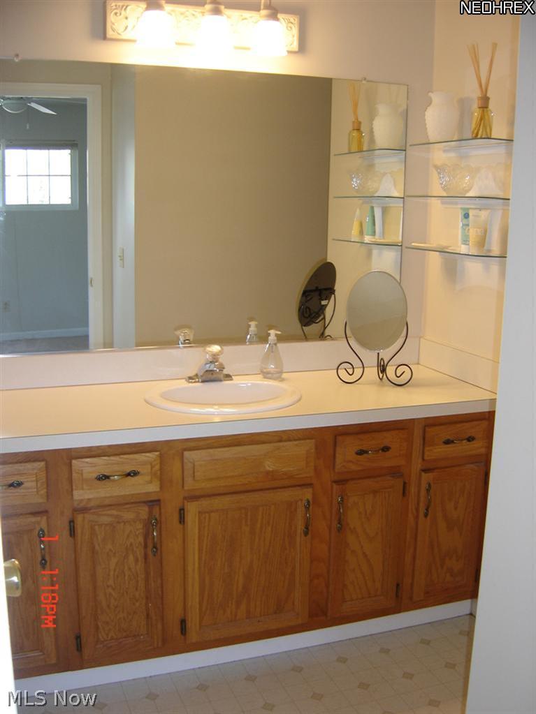 7525 Reynolds Road Mentor, OH 44060 - Photo 10 of 23 Master bath with separate shower and bath areas!