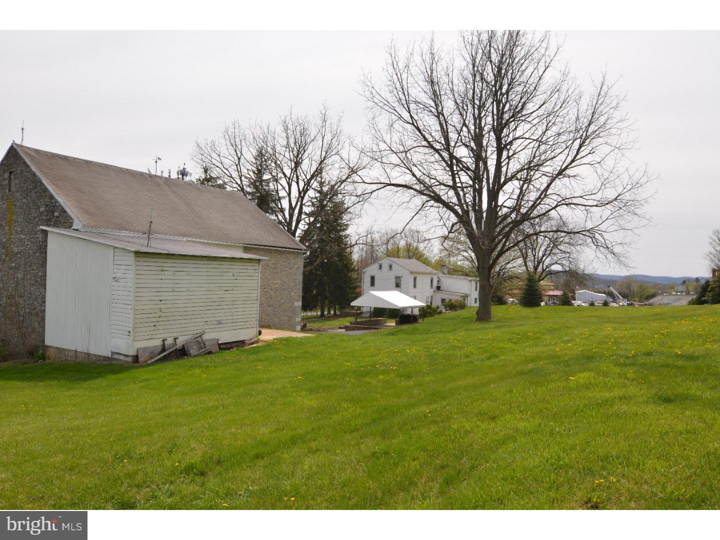 1043 Van Reed Road Reading, PA 19605 - Photo 2 of 25